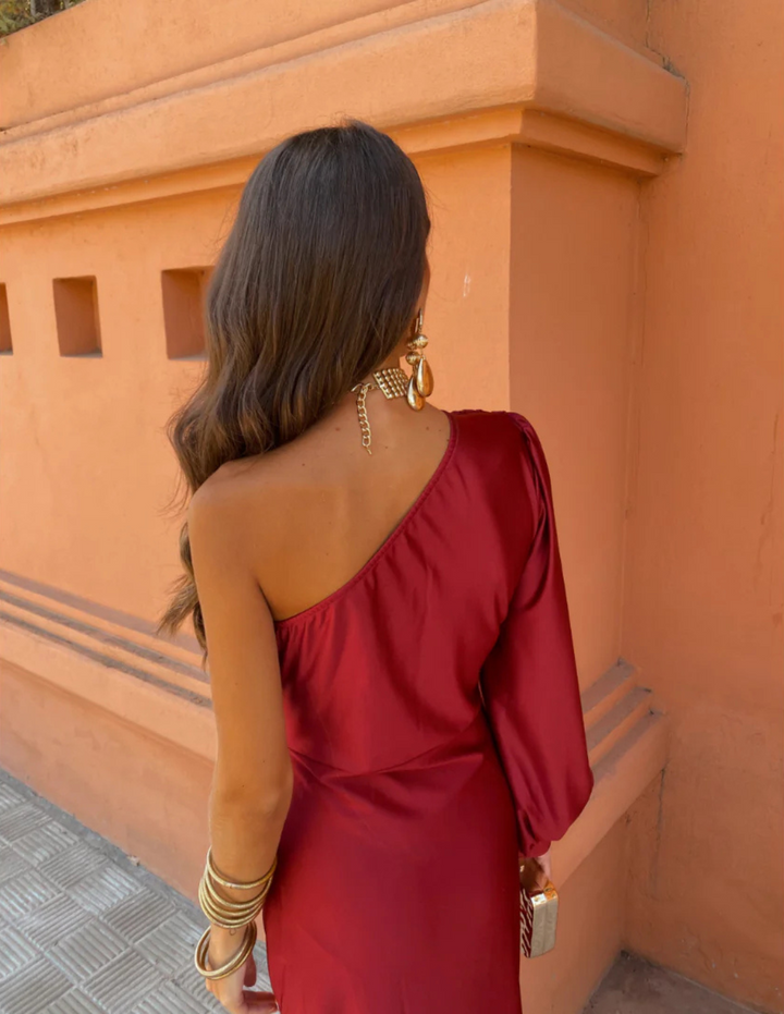 ALAYSIA | ELEGANT OFF-SHOULDER DRESS