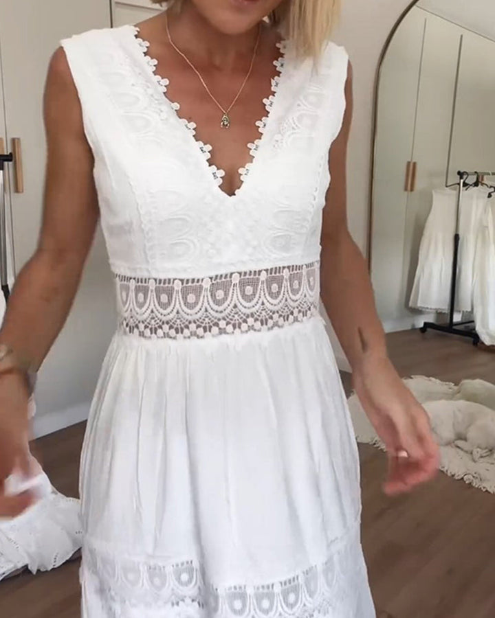 STEPHANY | ELEGANT V-NECK DRESS